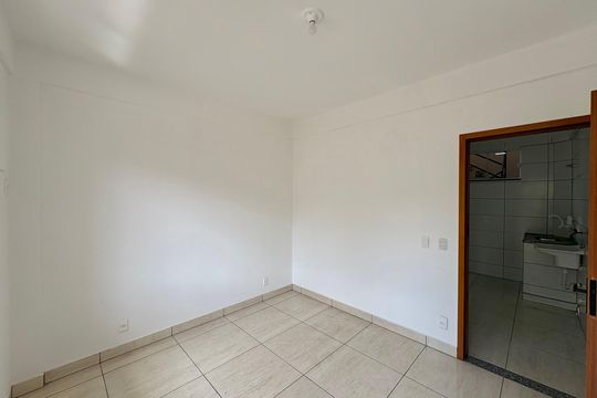 Quarto de kitnet/studio para alugar com 1 quarto, 31m² em Curicica, Rio de Janeiro