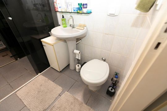 BANHEIRO de apartamento à venda com 1 quarto, 32m² em Vila Itapura, Campinas