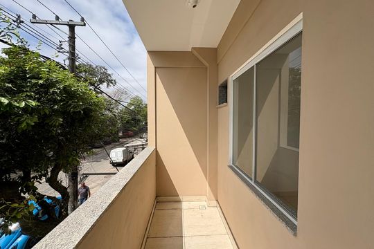Varanda de kitnet/studio para alugar com 1 quarto, 31m² em Curicica, Rio de Janeiro