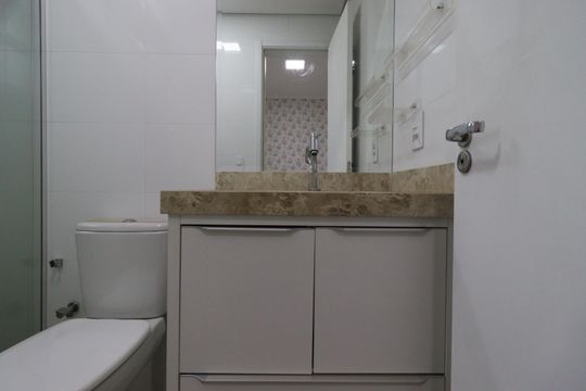 Banheiro da Suíte 1 de apartamento para alugar com 2 quartos, 80m² em Jardim Nova Alianca, Ribeirão Preto