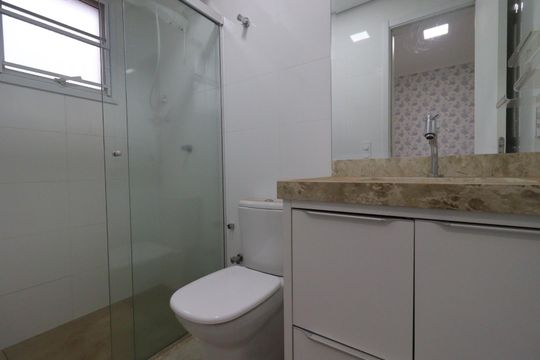 Banheiro da Suíte 1 de apartamento para alugar com 2 quartos, 80m² em Jardim Nova Alianca, Ribeirão Preto