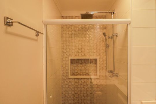 Banheiro Social de apartamento para alugar com 2 quartos, 73m² em Carandiru, São Paulo