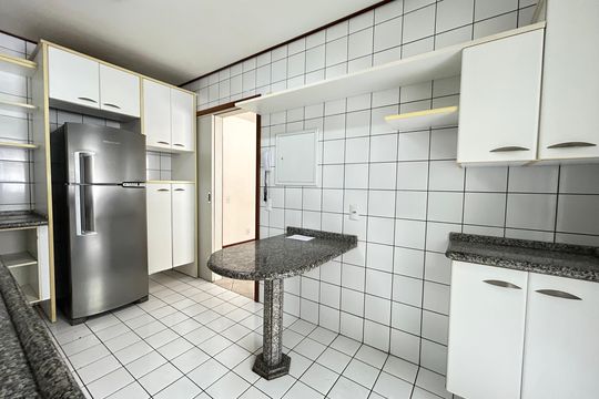 Cozinha  de apartamento para alugar com 3 quartos, 89m² em Trindade, Florianópolis