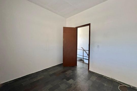 Quarto  de casa à venda com 4 quartos, 140m² em Glória, Belo Horizonte