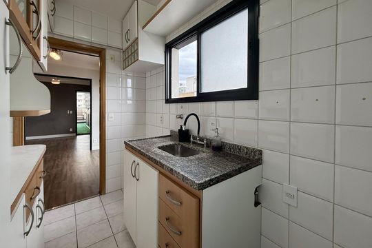 Cozinha de apartamento para alugar com 2 quartos, 98m² em Campo Belo, São Paulo