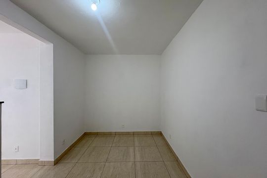 Quarto de kitnet/studio para alugar com 1 quarto, 30m² em Taquara, Rio de Janeiro