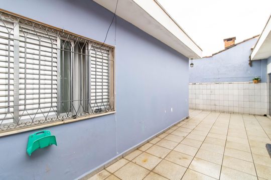 Quintal de casa à venda com 3 quartos, 250m² em Jardim Santa Mena, Guarulhos