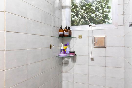 Banheiro de casa à venda com 3 quartos, 250m² em Jardim Santa Mena, Guarulhos