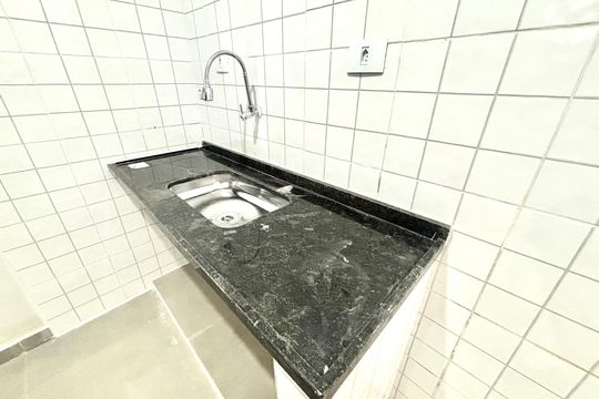Cozinha de apartamento para alugar com 2 quartos, 50m² em Vila Dalila, São Paulo