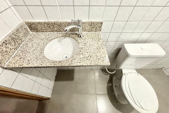 Banheiro de apartamento para alugar com 2 quartos, 50m² em Vila Dalila, São Paulo