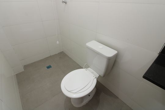 Banheiro Social de apartamento para alugar com 2 quartos, 50m² em Vila Dalila, São Paulo
