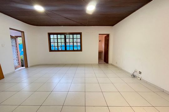 Casa à venda com 2 quartos, 230m² em Jardim Trussardi, São Paulo