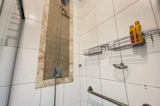Banheiro de casa à venda com 2 quartos, 230m² em Jardim Trussardi, São Paulo