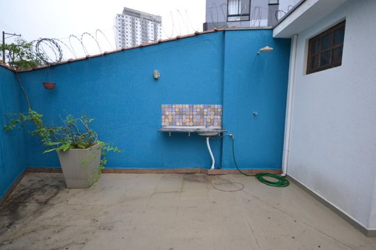 Quintal de casa à venda com 2 quartos, 230m² em Jardim Trussardi, São Paulo