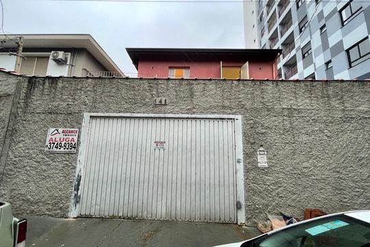 Fachada de casa à venda com 2 quartos, 230m² em Jardim Trussardi, São Paulo