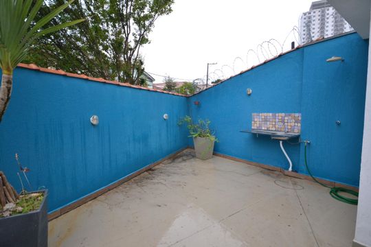 Quintal de casa à venda com 2 quartos, 230m² em Jardim Trussardi, São Paulo