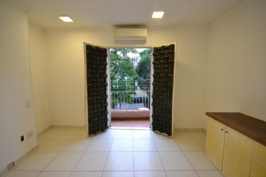 Quarto 1 de casa à venda com 2 quartos, 230m² em Jardim Trussardi, São Paulo