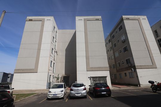 Fachada do bloco de apartamento à venda com 2 quartos, 42m² em Igara, Canoas