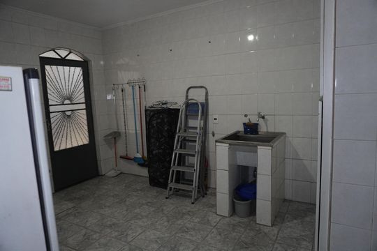 Casa à venda com 4 quartos, 500m² em Vila Taquari, São Paulo