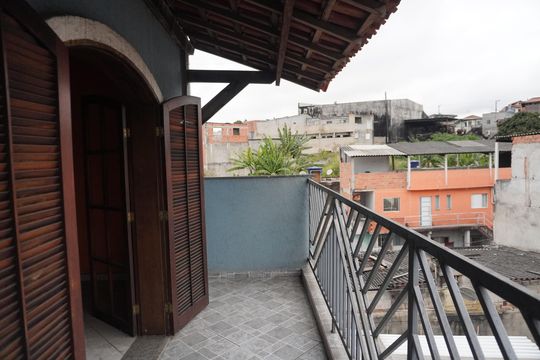 Casa à venda com 4 quartos, 500m² em Vila Taquari, São Paulo