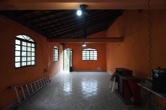 Casa à venda com 4 quartos, 500m² em Vila Taquari, São Paulo