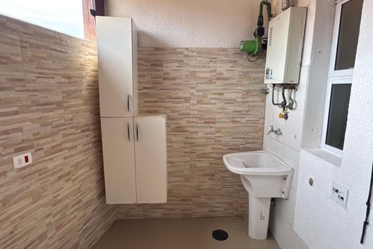 Área de Serviço de casa de condomínio para alugar com 3 quartos, 86m² em Paisagem Renoir, Cotia