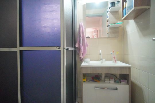 Banheiro de apartamento à venda com 2 quartos, 50m² em Rio dos Sinos, São Leopoldo