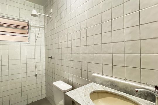 Banheiro  de apartamento para alugar com 1 quarto, 38m² em Vila Dalila, São Paulo