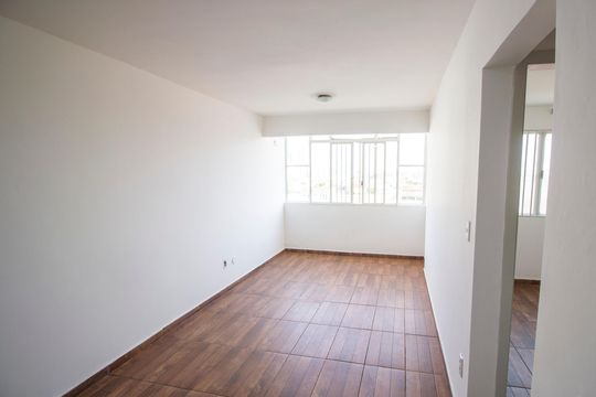 Apartamento para alugar com 3 quartos, 56m² em Cnb 14, Brasília