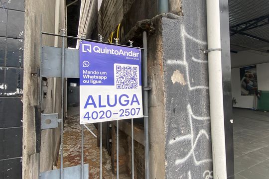 Fachada de casa para alugar com 2 quartos, 40m² em Km 18, Osasco