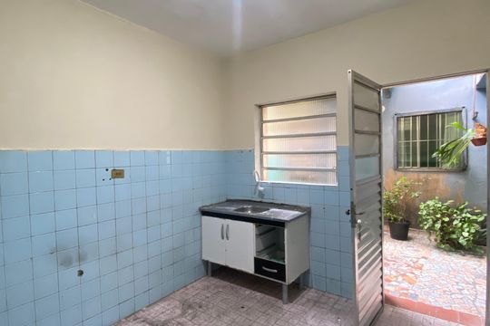 Cozinha de casa para alugar com 2 quartos, 40m² em Km 18, Osasco