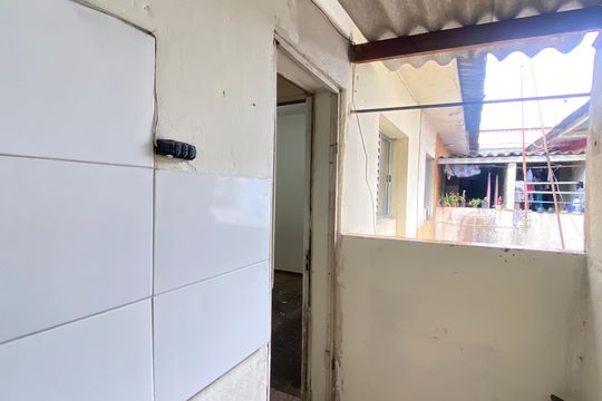 Área de serviço de casa para alugar com 2 quartos, 40m² em Km 18, Osasco