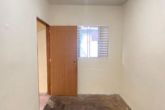 Quarto 1 de casa para alugar com 2 quartos, 40m² em Km 18, Osasco