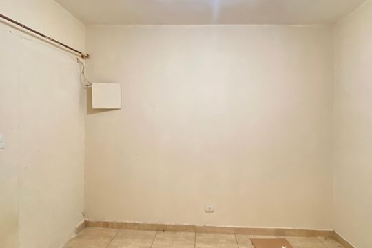 Sala de casa para alugar com 2 quartos, 40m² em Km 18, Osasco