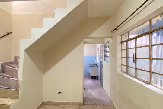 Casa para alugar com 2 quartos, 40m² em Km 18, Osasco