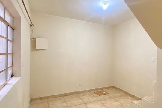 Casa para alugar com 2 quartos, 40m² em Km 18, Osasco