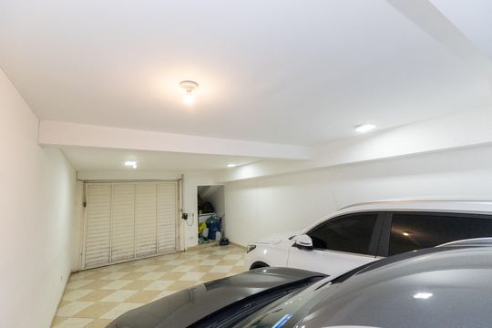 Garagem de casa à venda com 3 quartos, 220m² em Vila Constança, São Paulo