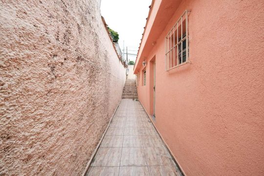 Área externa de casa à venda com 2 quartos, 180m² em Vila Araguaia, São Paulo