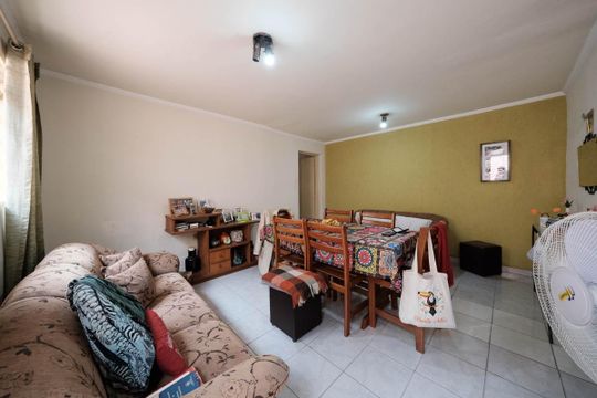 Casa à venda com 2 quartos, 180m² em Vila Araguaia, São Paulo