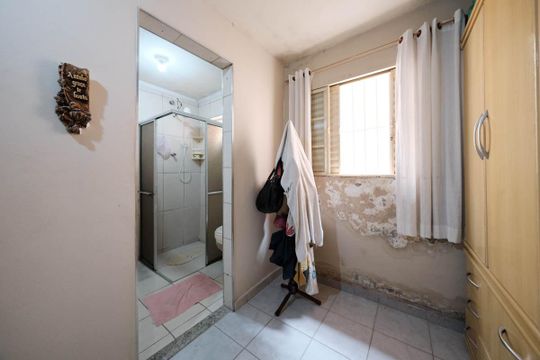 Suíte de casa à venda com 2 quartos, 180m² em Vila Araguaia, São Paulo