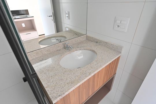 Banheiro Social de kitnet/studio à venda com 1 quarto, 26m² em Vila Clementino, São Paulo
