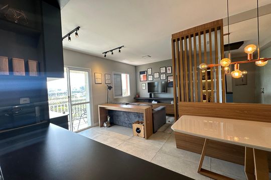 Sala de apartamento à venda com 2 quartos, 68m² em Vila Nossa Senhora da Escada, Barueri