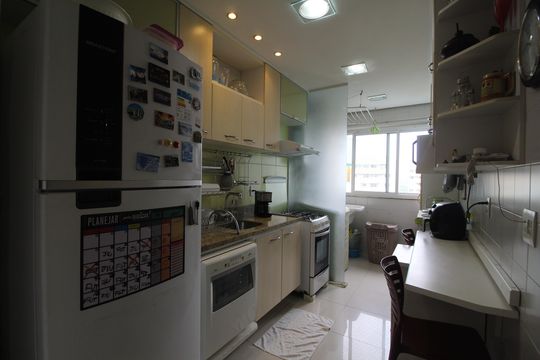 Cozinha de apartamento à venda com 2 quartos, 77m² em Barra Olímpica, Rio de Janeiro