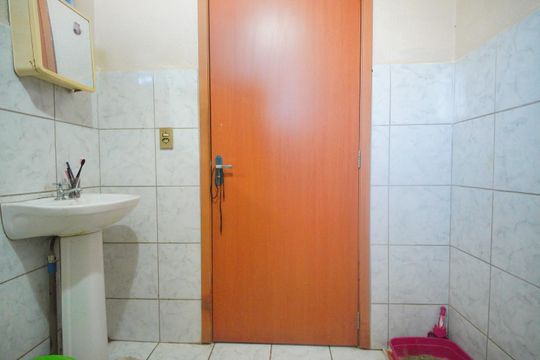 Banheiro de apartamento à venda com 2 quartos, 52m² em Campina, São Leopoldo