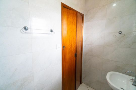 Banheiro de casa para alugar com 1 quarto, 45m² em Jabaquara, São Paulo