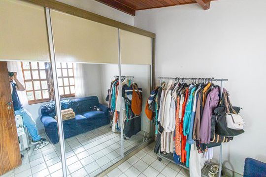 Closet de casa à venda com 6 quartos, 650m² em Bandeirantes (pampulha), Belo Horizonte