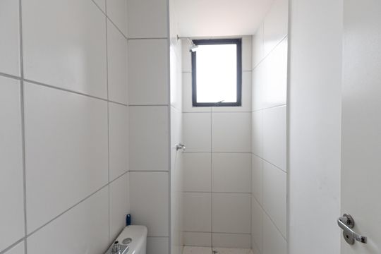 Banheiro de apartamento para alugar com 2 quartos, 42m² em Vila Maria, São Paulo
