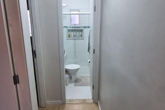 Banheiro de casa de condomínio à venda com 2 quartos, 50m² em Jardim Sao Nicolau, São Paulo