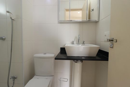 Banheiro da Suíte de apartamento para alugar com 3 quartos, 65m² em Vila Curuçá, Santo André