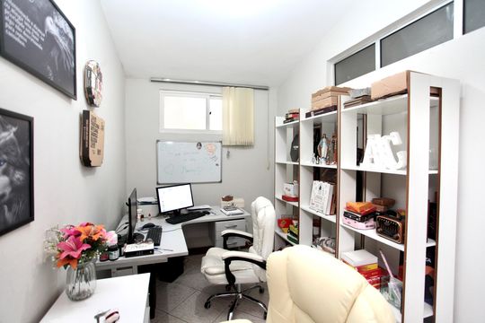 Sala de casa à venda com 5 quartos, 200m² em Conjunto California, Belo Horizonte